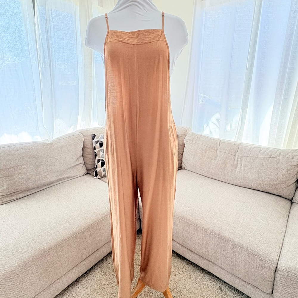 Women’s Lightweight Sleeveless Jumpsuit - Tan